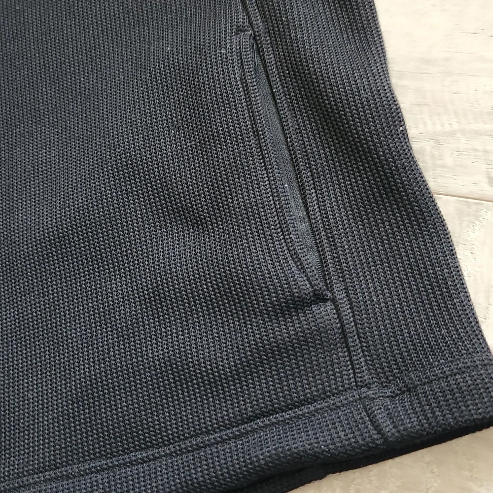 Izod Men's Black Pullover - Picture 3 of 5
